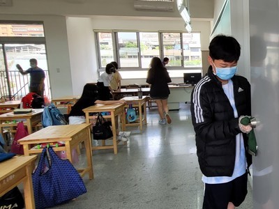111.04.22全校師生消毒圖片
